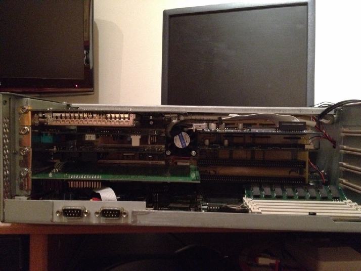 Monter le commutateur AGA/RTG d'Andr Pfeiffer dans un Amiga 4000