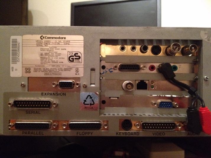 Monter le commutateur AGA/RTG d'Andr Pfeiffer dans un Amiga 4000