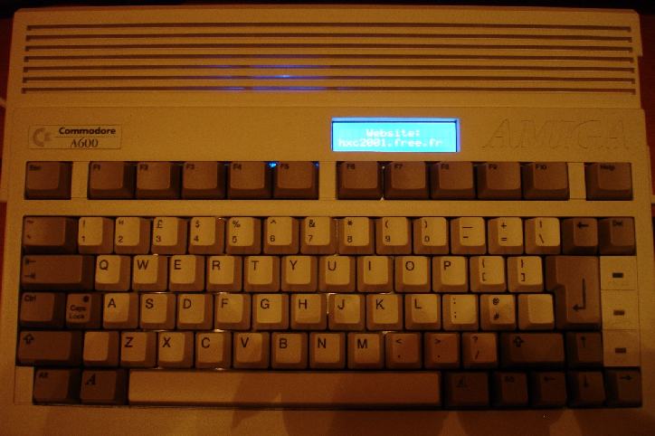 Monter un port USB et un cran LCD pour HxC dans un A600